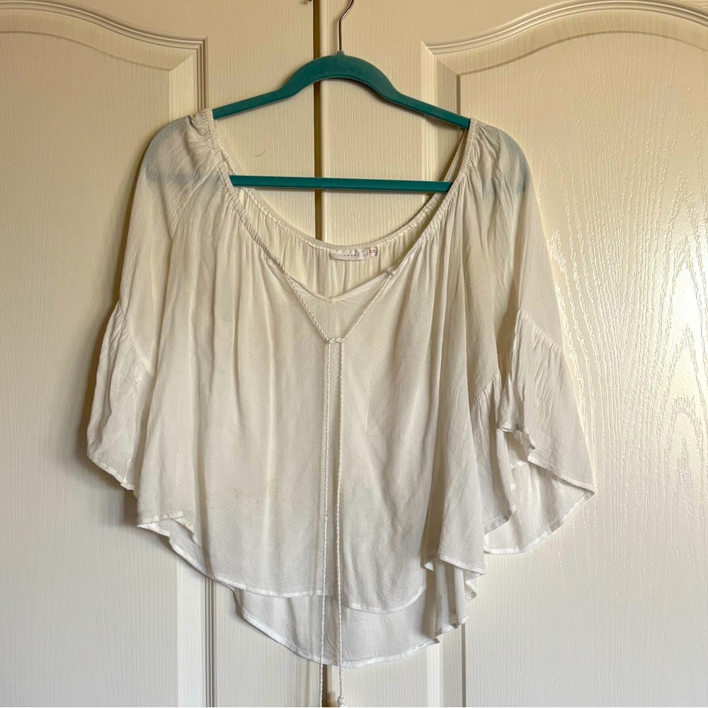 Lush white loose fit crop flutter sleeve top size XL